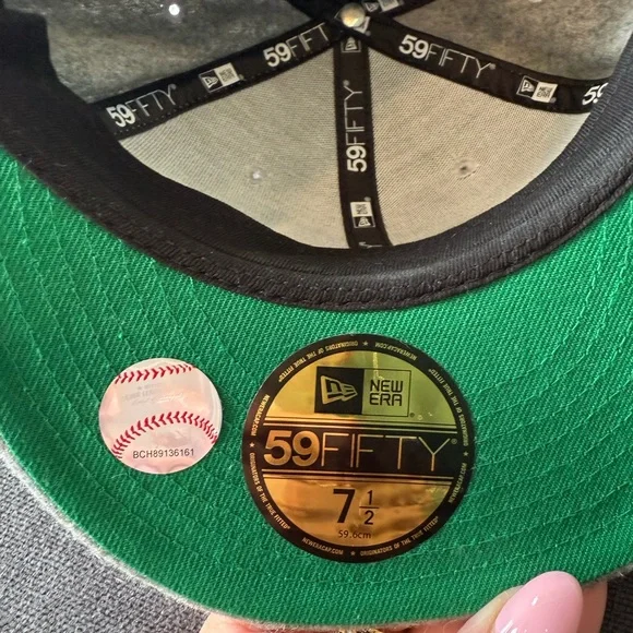 New Era Green and Black 59FIFTY Cap - Picture 6 of 10
